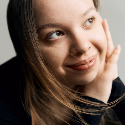 Полина Попова